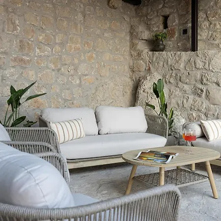 Heritage House Stone Orchard *